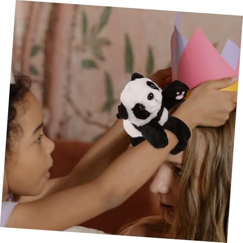 HAWILLOSCH Plüsch Slap Armband Panda Weiches Hautfreundliches Stofftier Handgelenkband Leichter Tragbarer Snap Bracelet Party Favor von HAWILLOSCH