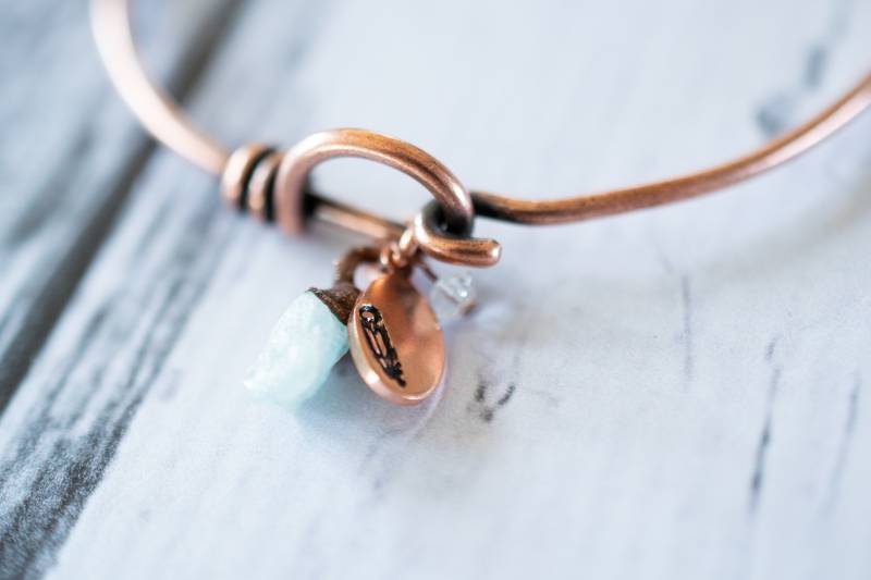 Aquamarin Kristall Armband | Armreif Rohes Kupfer von HAWKHOUSE