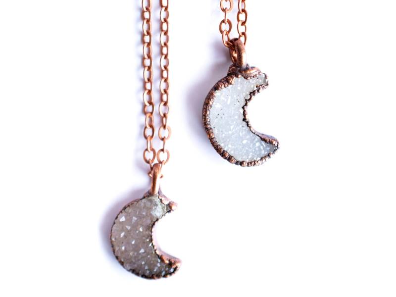 Druzy Kristall Mond Halskette | Elektrogeformte Rohe Zierliche Schmuck von HAWKHOUSE