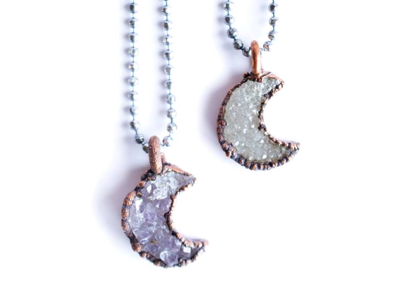 Druzy Kristall Mond Halskette | Elektrogeformte Rohkristall Zierliche Kette Schmuck von HAWKHOUSE
