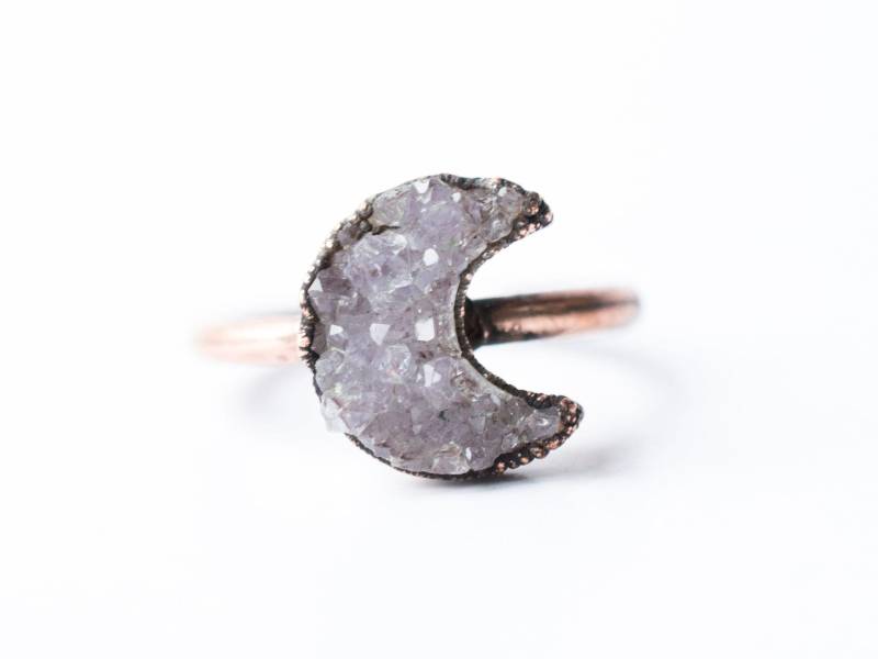 Druzy Mond Ring | Kristall Elektrogeformter Halbmond von HAWKHOUSE
