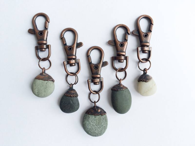 Kiesel Schlüsselanhänger | Strand Ocean Pebble Stein-Tasten-Clip Stein Grober von HAWKHOUSE