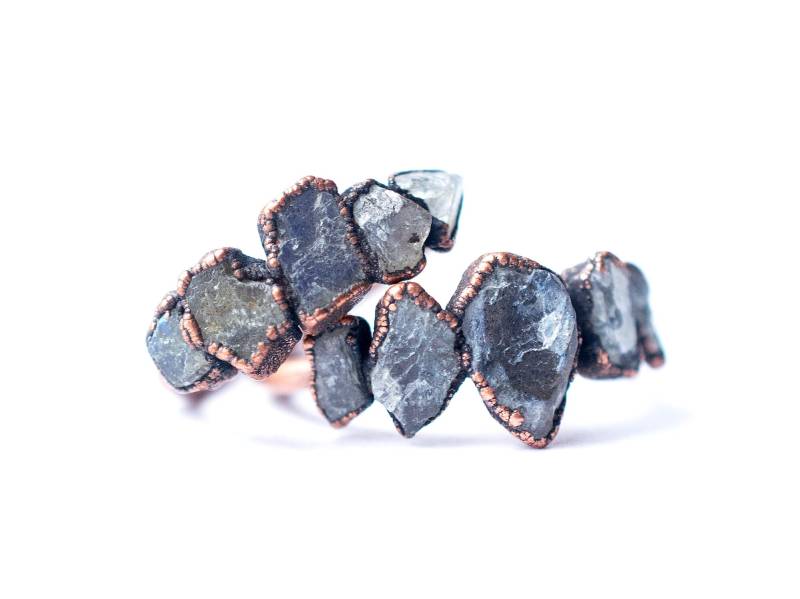 Multi Stein Ring | Roher Labradorit Edelstein Stapelring Rohmineral Schmuck von HAWKHOUSE