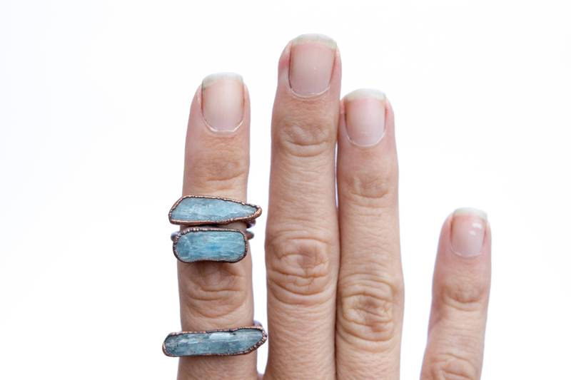 Sale Kyanit Ring | Blauer Galvanisierter Mineralring Heilkristall Barren von HAWKHOUSE