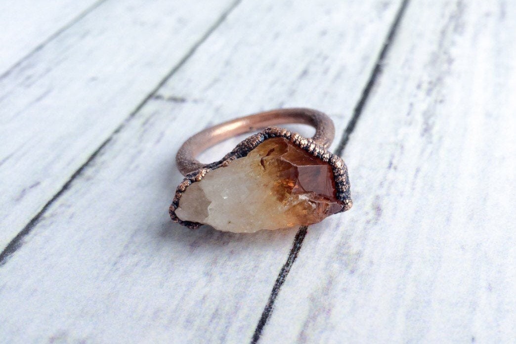 Sale Rohe Citrin Ring | Kristall Und Kupfer Echter Modeschmuck Roher Statement Sale Rohe Citrin Ring | Kristall Und Kupfer Echter Modeschmuck Roher Statement von HAWKHOUSE