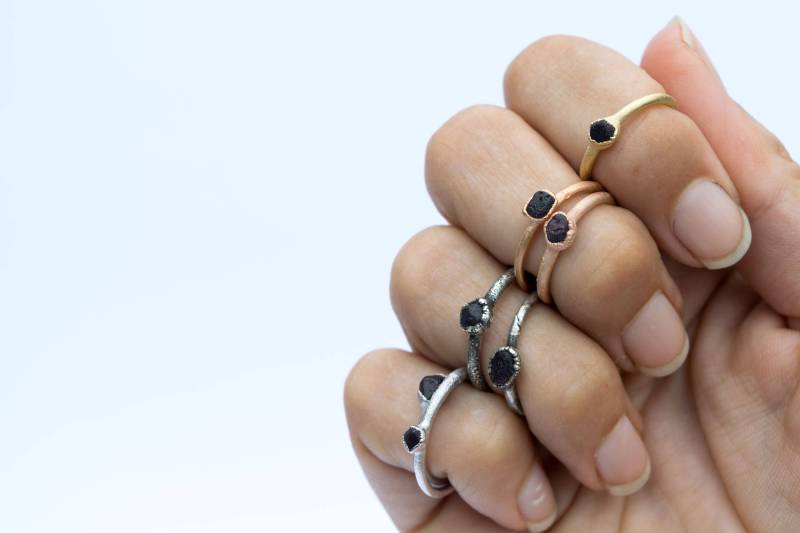 Sale Roher Granat Ring | Dunkelroter Galvanisierter Edelstein Einzigartiges Geschenk Mineralring von HAWKHOUSE