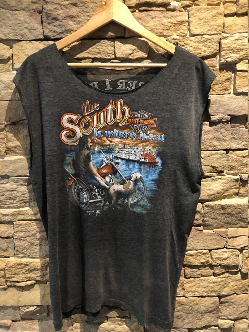 1989 Harley Davidson 3D Emblem Vintage T-Shirt von HDVintageShop