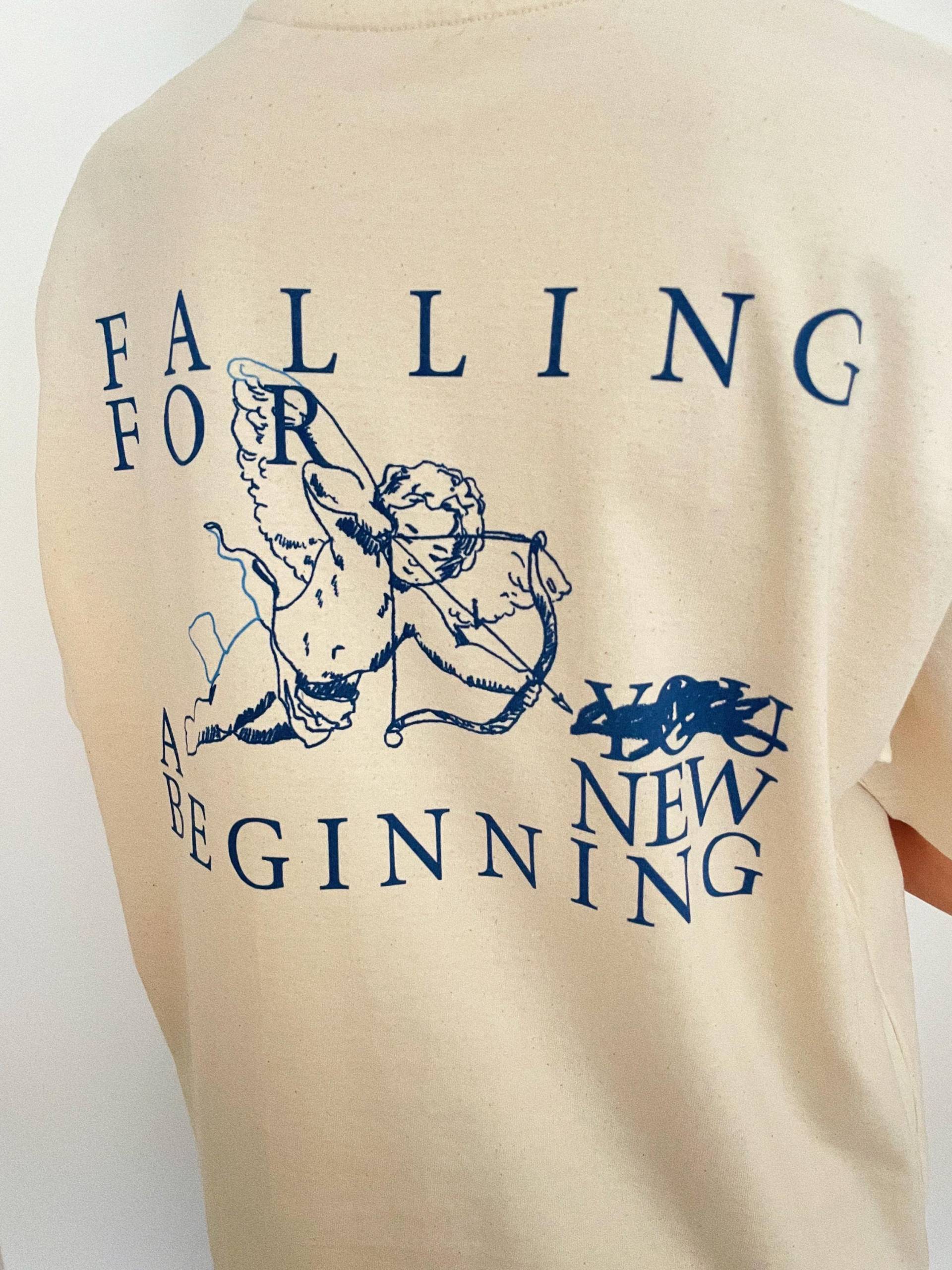 Falling For New Beginning - Oversize T-Shirt/Heartbreak Trennung T-Shirt Your Friend Geschenk Angel Engel Illustration Falling For New Beginning - Oversize T-Shirt/Heartbreak Trennung T-Shirt Your Friend Geschenk Angel Engel Illustration von HEARTCLUBStudio