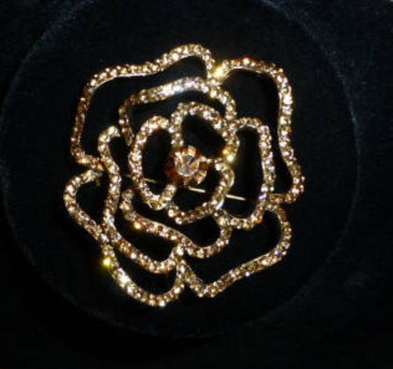 Vintage Topaz Swarovski Kristall Blumen Brosche Anhänger - 1980Er Jahre Vintage Topaz Swarovski Kristall Blumen Brosche Anhänger - 1980Er Jahre von HEARTFELTFAVORITES