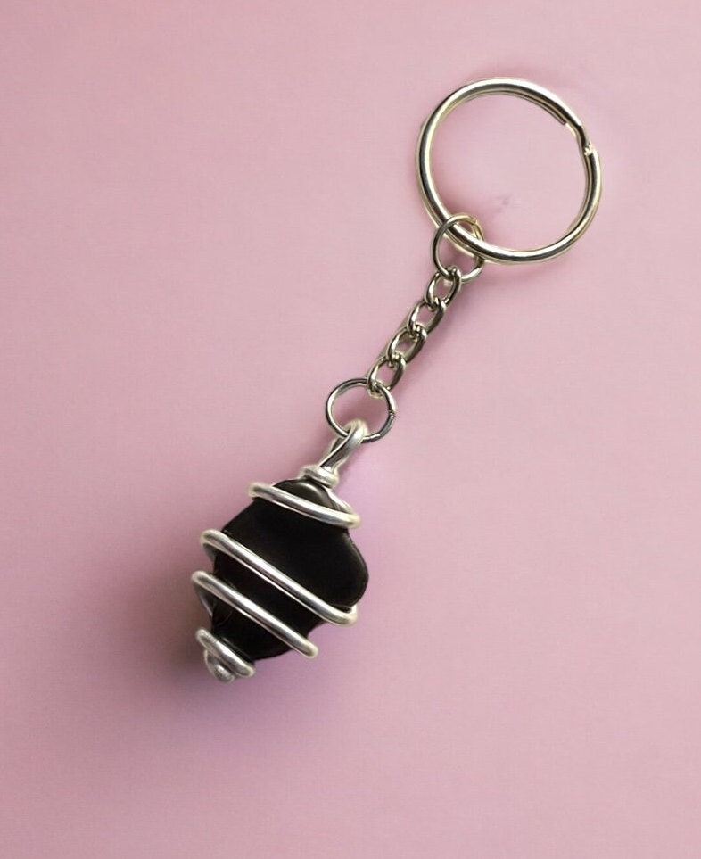 Wire Wrapped Crystal Keychain, Crystals, Keychain von HEARTOFGARNETLLC