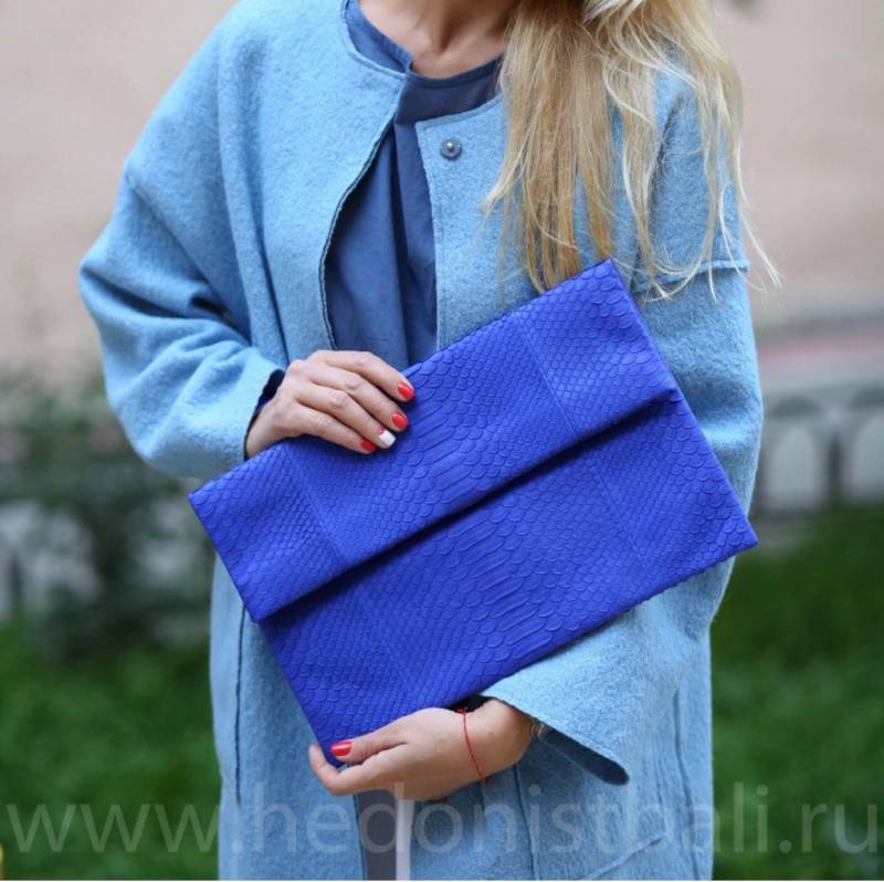 Echte Python-Haut-Königsblau-Big Umschlag Clutch | Macbook Air Tasche Leder Ultramarine Hellblau Elegante Frau Schlangenhaut von HEDONISTBALI