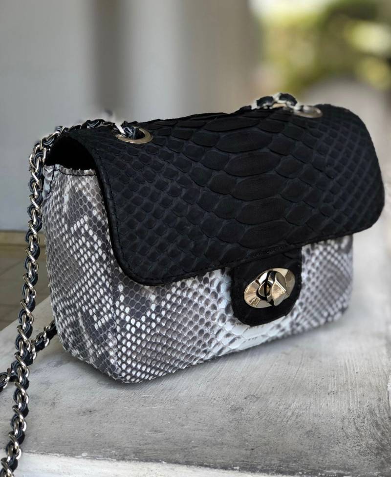 Echte Python-Haut Crossbody Colorblock Schwarz Und Grau-Tasche | Verstellbare Kette Edel Elegante Schlange Kleine Dame Sommer-Tasche Python Geldbörse von HEDONISTBALI