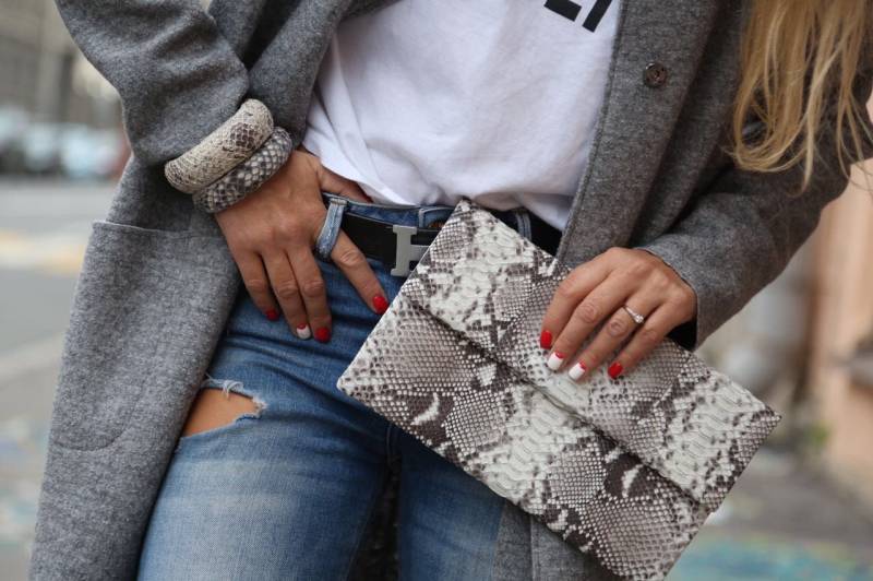 Kupplung Echte Pythonhaut Graue Ungefärbt | Kleine Abend Edel Elegante Schlange Python Leder Clutch Umschlag Casual von HEDONISTBALI