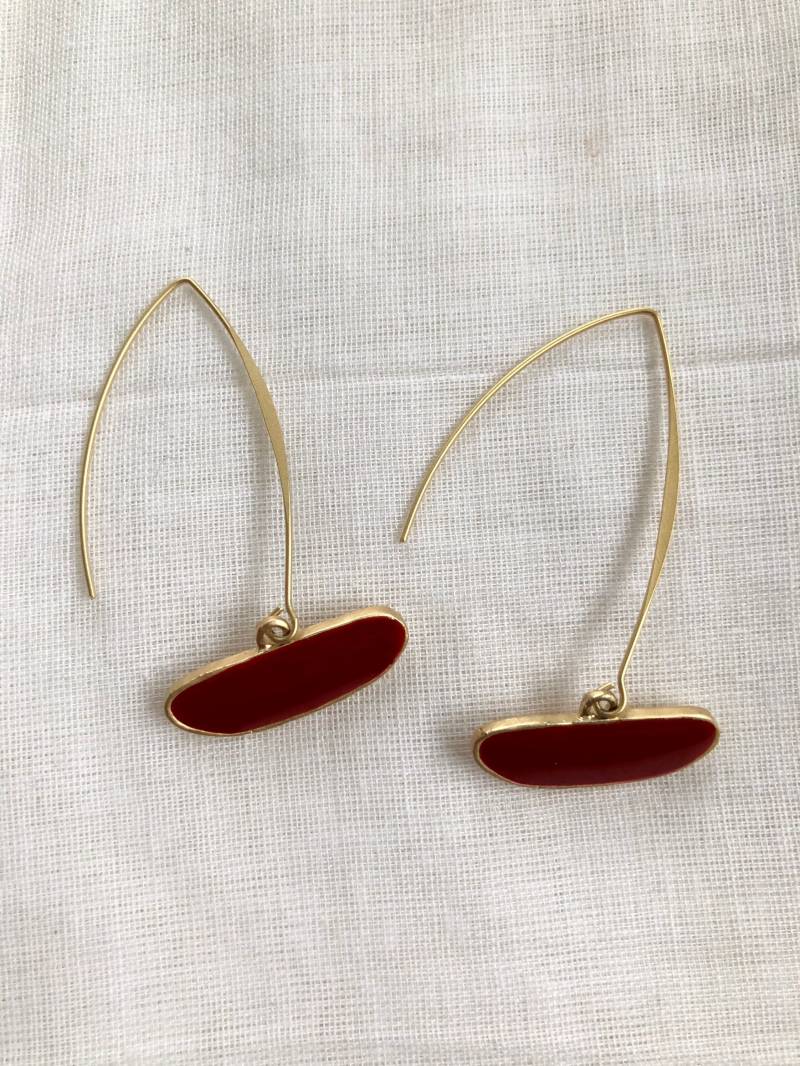 Filigrane Ohrhänger Gold Mit Anhänger Emaille Weinrot von HEIDIGoldBerlin