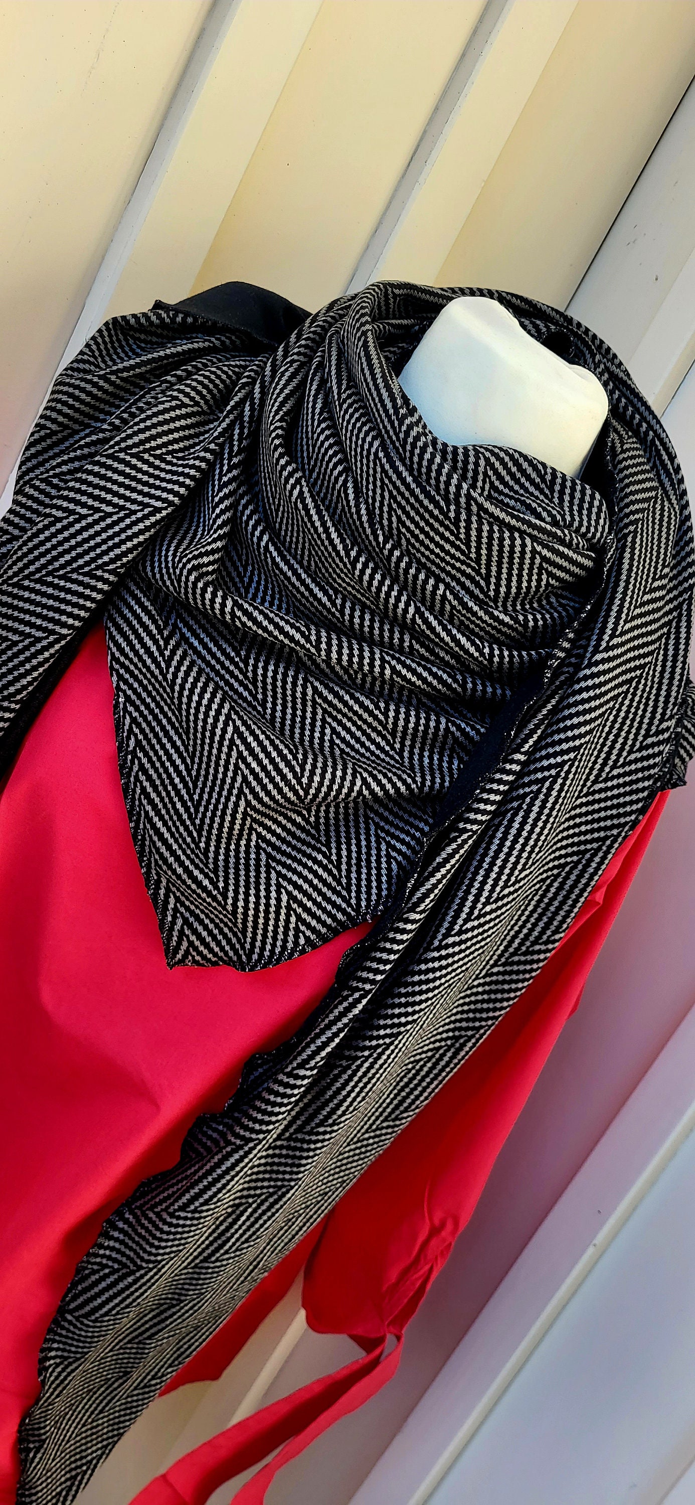 Dreieckstuch Jacquard Jacquardstoff Fischgrät Musselintuch Waffeltuch Waffelstoff Schwarz Rollsaum Halstuch Plott Rundschal Schlauchschal von HEIMATGFAI