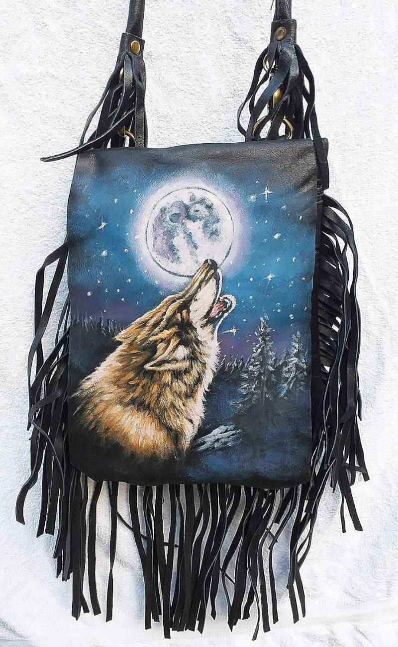 Designer Ledertasche Gürteltasche Unikat Mit Fransen Gr. 18 X 22 cm. Handbemalt Motiv Wolf 4 Leder Tasche Fransentasche von HEJOKA
