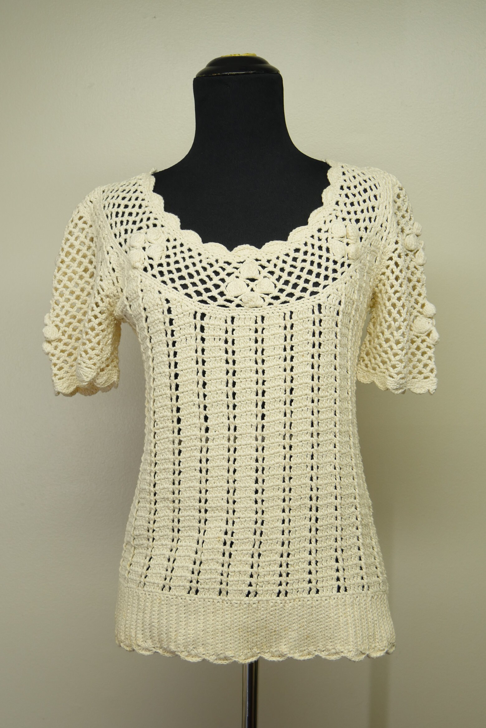 Sheree Massoquoi Boho Handmade Häkelpullover - S von HERCoutureResale