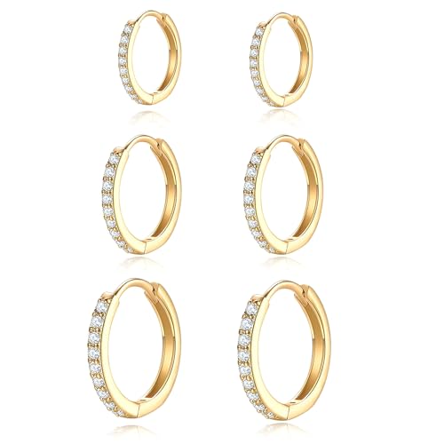 HESSAWELL Gold Hoop Ohrringe für Frauen Gold plattiert Cubic Zirkonia Hoop Ohrringe Set Mens Lightweight Huggie Hoops Hypoallergenic Gold Ohrringe Set für Frauen Modeschmuck 3 Größen HESSAWELL Gold Hoop Ohrringe für Frauen Gold plattiert Cubic Zirkonia Hoop Ohrringe Set Mens Lightweight Huggie Hoops Hypoallergenic Gold Ohrringe Set für Frauen Modeschmuck 3 Größen von HESSAWELL