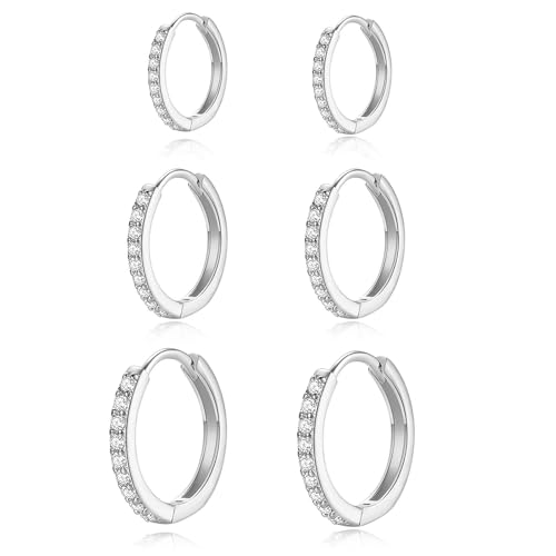 HESSAWELL Silber Hoop Ohrringe für Frauen Silber plattiert Cubic Zirkonia Hoop Ohrringe Set Lightweight Huggie Hoops Hypoallergenic Silber Ohrringe Set für Frauen Modeschmuck 3 Größen HESSAWELL Silber Hoop Ohrringe für Frauen Silber plattiert Cubic Zirkonia Hoop Ohrringe Set Lightweight Huggie Hoops Hypoallergenic Silber Ohrringe Set für Frauen Modeschmuck 3 Größen von HESSAWELL