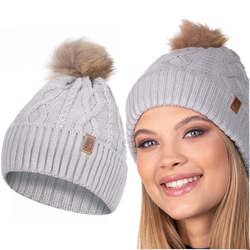 HEYO Damen Mütze Weiche Wintermütze mit Kunstfellbommel Leichte Bommelmütze Beanie Strickmütze gefüttert Mädels (Grau) von HEYO