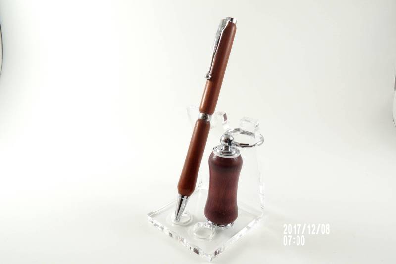 Handgemachte Blutholz Stift Und Pillenhalter Schlüsselanhänger Set Handgemachte Blutholz Stift Und Pillenhalter Schlüsselanhänger Set von HFTPenStore