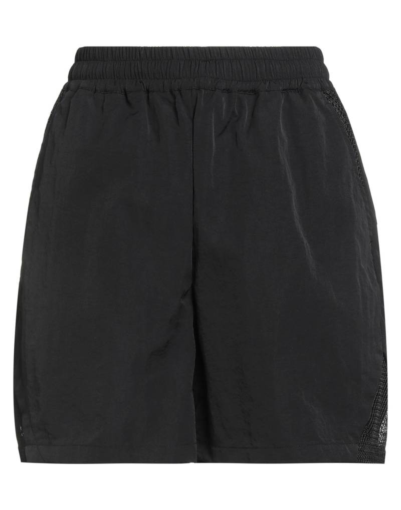 HGBB STUDIO Shorts & Bermudashorts Damen Schwarz von HGBB STUDIO