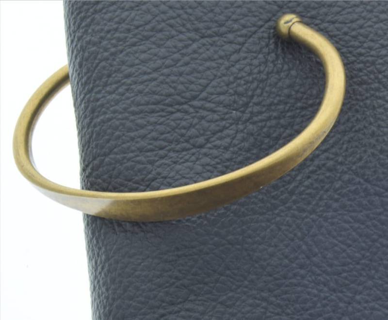 Robustes Antikes Gold Manschette Armband, Verstellbar, Massives Messing, Flache Fläche Oben Ca 6 Zoll, Hergestellt in Den Usa, Pro Stück von HHHdesigns