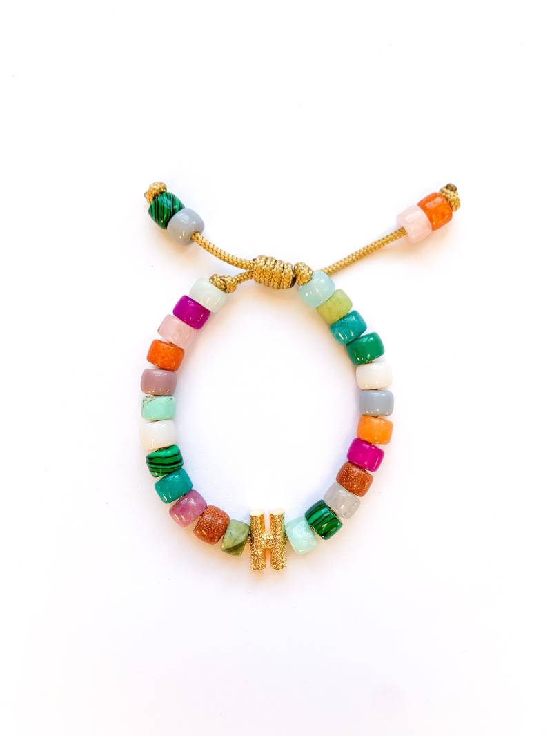 Nr.66 | Edelstein Krähe Perlenarmband Initial Armband Pony Perlen Individuelle Designs Designer Inspiriert Forte Bead Armandchen von HHperlastudio