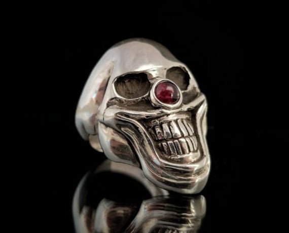 Herren Biker Ringe, Totenkopf Ring Mit Granat Stein, Gothic, Punk, Rock, Schmuck, Goth Lächelnder Schädel Ring, Großer von HibseaJewels