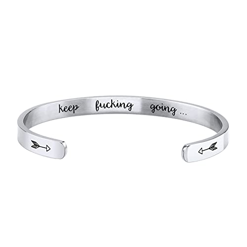 HIJONES Herren Offenes Manschettenarmband aus Rostfreier Stahl Geschnitzter Keep Fucking Going Armreif Schmuck Geschenk Für Junge Mädchen Silberner Pfeil von HIJONES