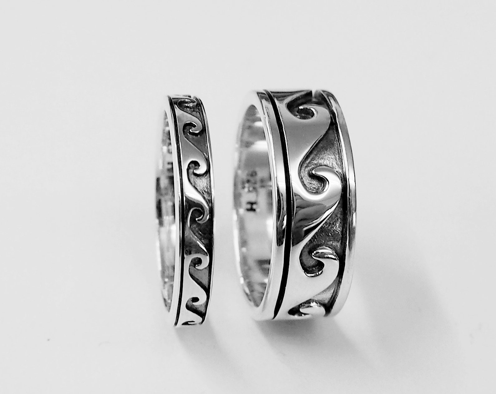 925 Sterling Silber Mit Oxidation Dünn Und Breit Welle Ring, Größe 4 - 14 925 Sterling Silber Mit Oxidation Dünn Und Breit Welle Ring, Größe 4 - 14 von HISilverJewelry