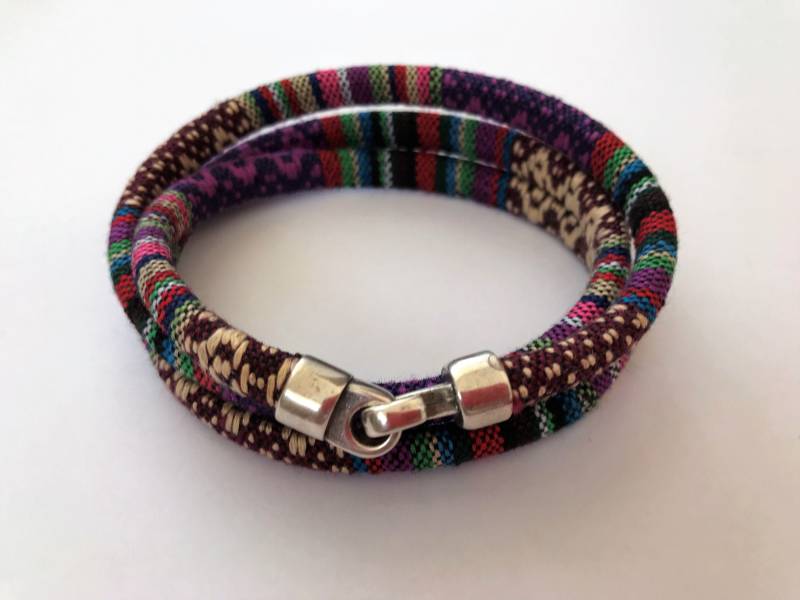 Buntes Stoff Wickelarmband Boho Silber Zamak Verschluss von HITUK