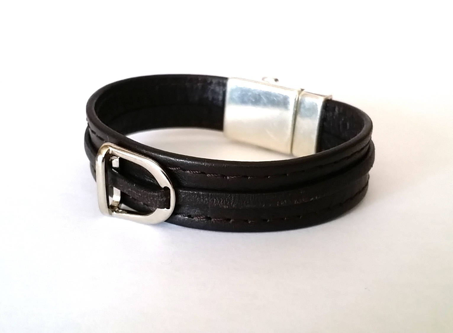 Lederarmband Mit Steigbügel von HITUK