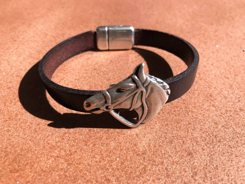 Lederarmband Pferde Zamak Reiterschmuck, Magnetverschluss von HITUK