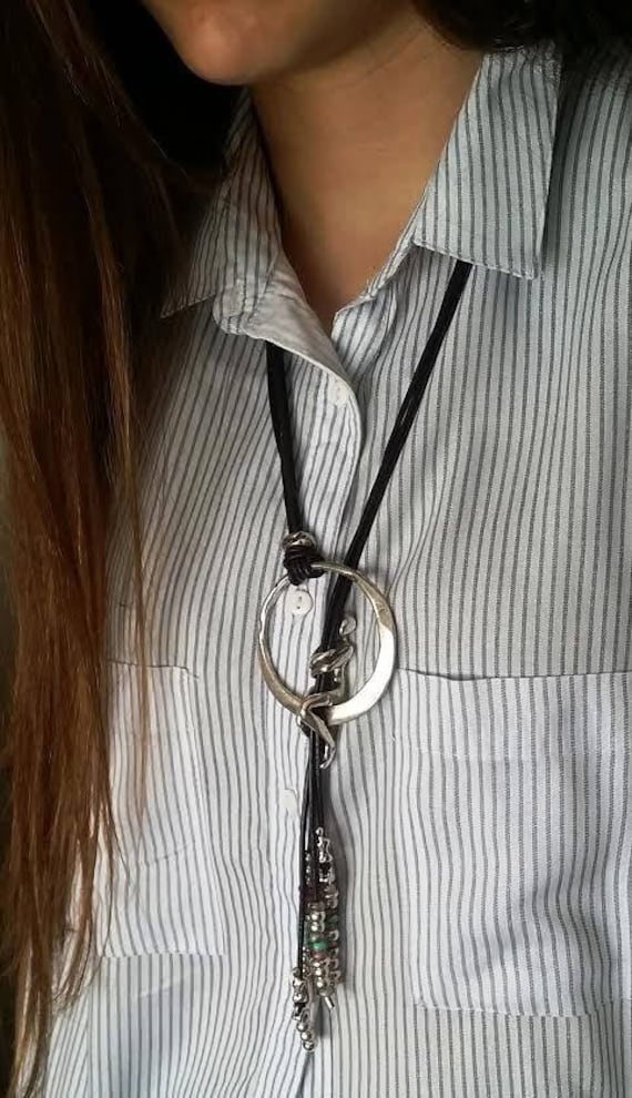 Pole Dancer Leder Halskette, Creolen Anhänger, Länge Verstellbar, Frauen Halskette von HITUK