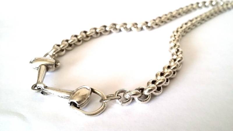 Silber Snaffle Bit Halskette, Reitpferdeliebhaber Geschenk, Rolo-Kettenhalskette von HITUK