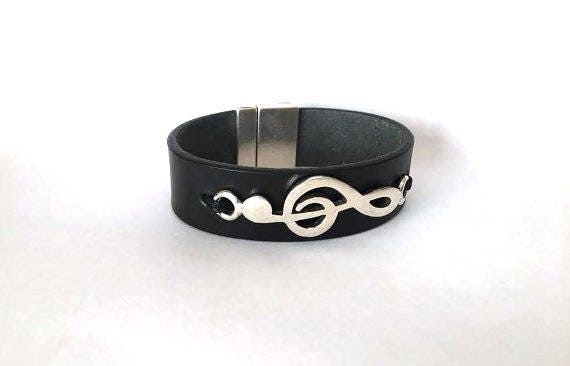 Violinschlüssel Lederarmband, Musiknote Silber, Magnetverschluss, Manschettenarmband von HITUK
