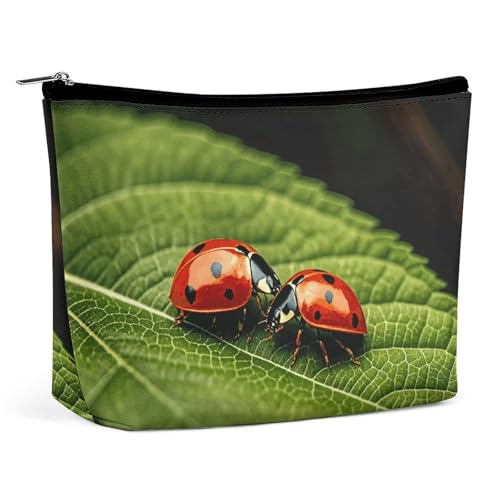 HJUQNGF Kosmetiktasche mit Marienkäfer-Muster, tragbar, großes Fassungsvermögen, Reise-Make-up-Tasche, Make-up-Organizer für Shampoo, Conditioner, Pinsel-Set, Make-up-Zubehör, Blätter und Marienkäfer von HJUQNGF