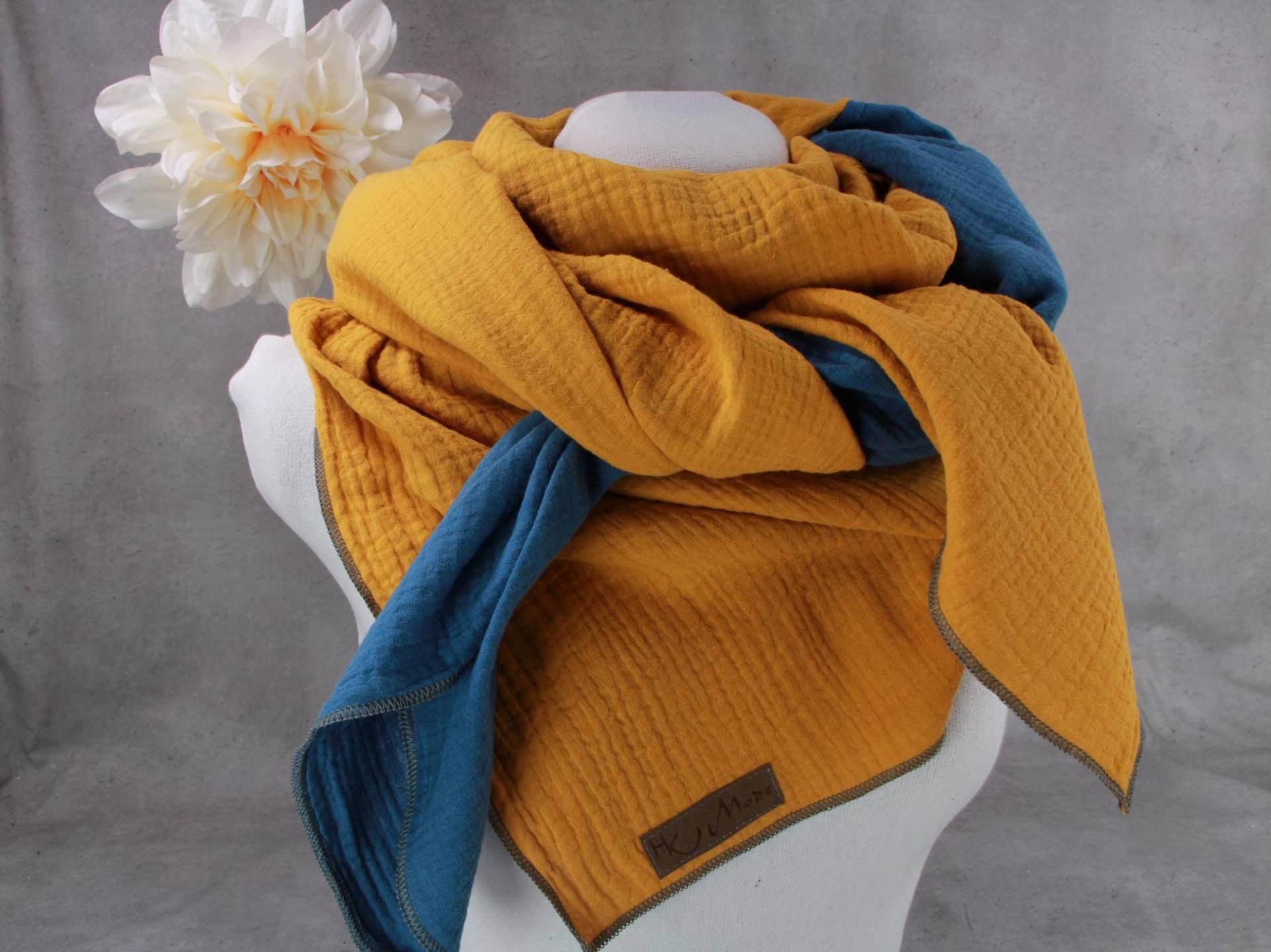 Musselin Tuch Schal Loop Dreieckstuch Damen - Jeansblau/Senfgelb von HKModeHandmade