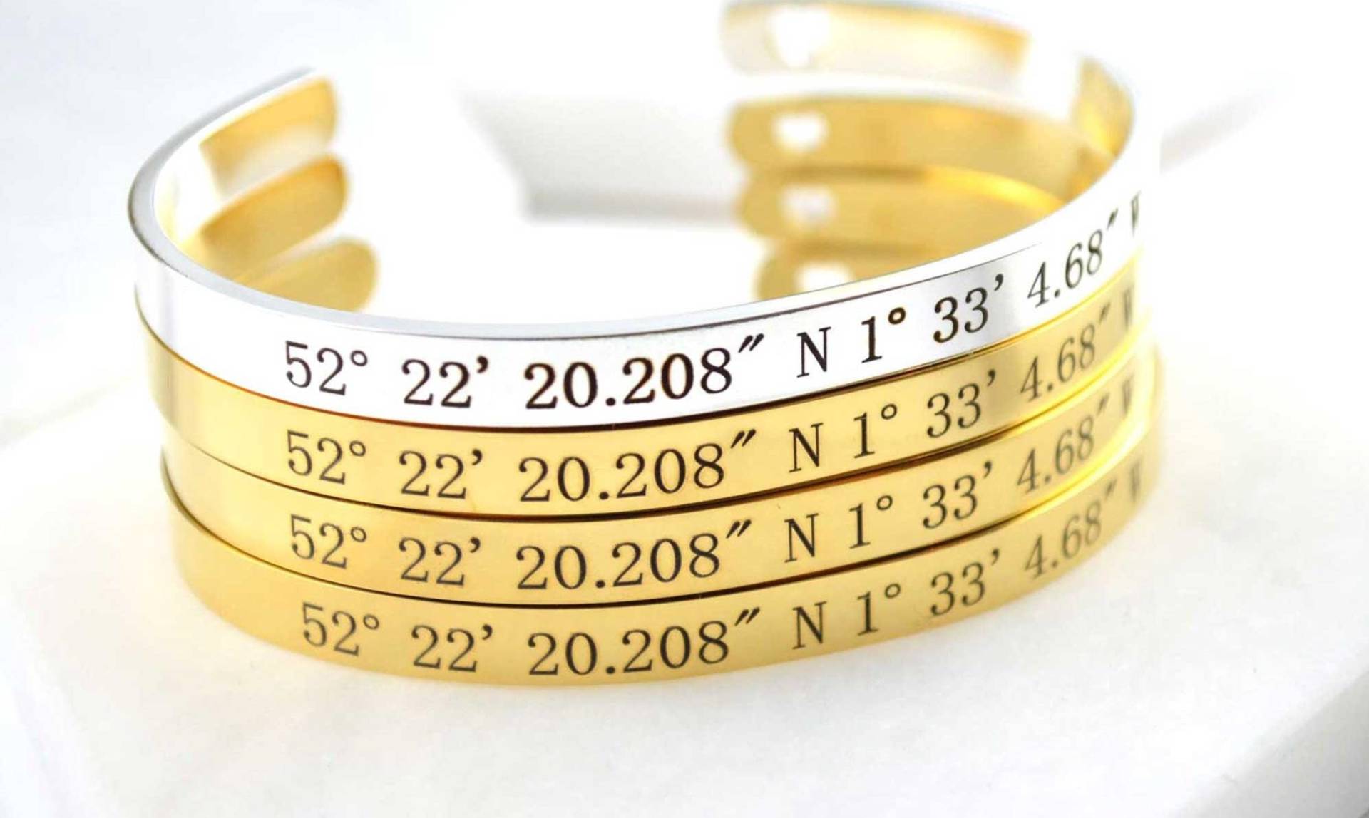 Koordinaten Manschettenarmbänder, Personalisiertes Manschettenarmband, Benutzerdefinierte Armband, Jahrestagsgeschenke, Geschenke Des Besten Koordinaten Manschettenarmbänder, Personalisiertes Manschettenarmband, Benutzerdefinierte Armband, Jahrestagsgeschenke, Geschenke Des Besten von HKSJewelleryByBhavna