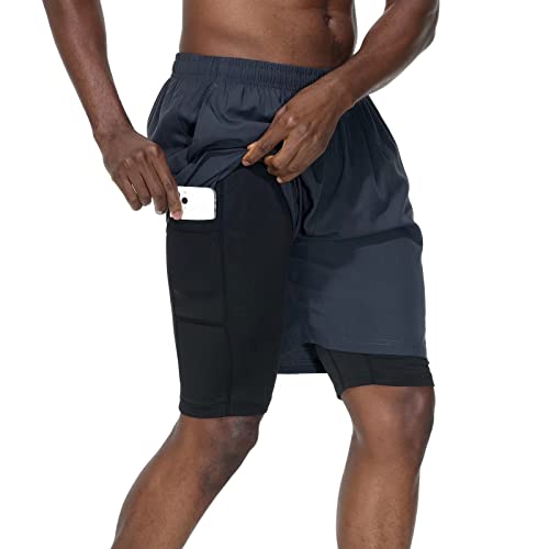 HMIYA Herren 2 in 1 Shorts Fitness Sporthose Kurz Jogginghose Schnelltrocknende Laufhose mit Kompressionsshorts und Taschen Reißverschlussfach(Dunkelgrau,EU-4XL/US-3XL) von HMIYA