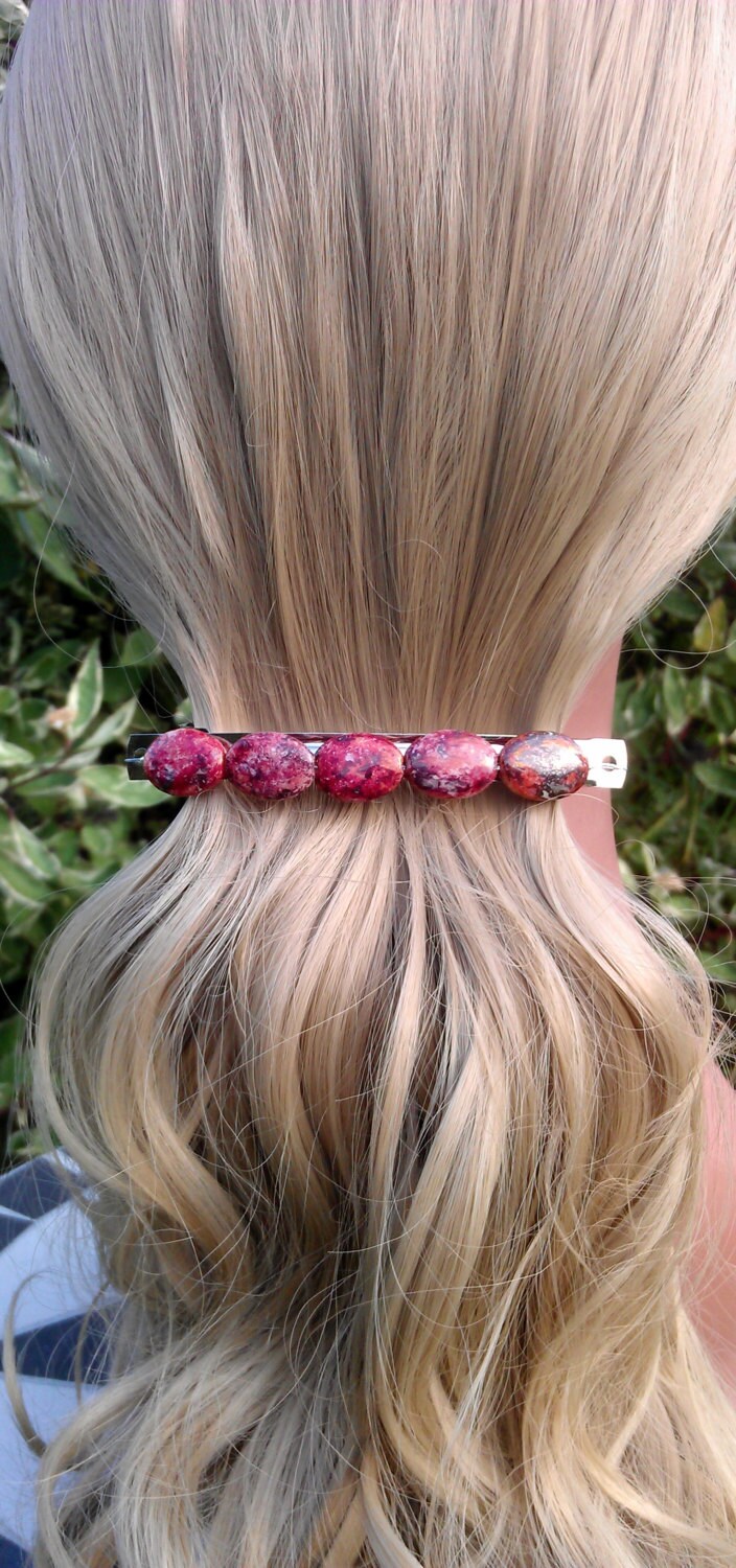 Rot Melierte Haarspange Aus Speckstein Perlen Rot Melierte Haarspange Aus Speckstein Perlen von HMRMCrafts