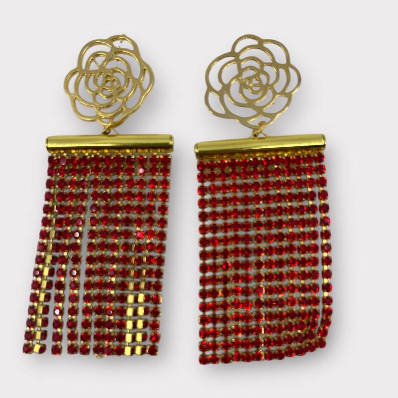 Funkelnde Elegante Strassohrringe Mit Blumigem Charm von HMbySemraAscioglu