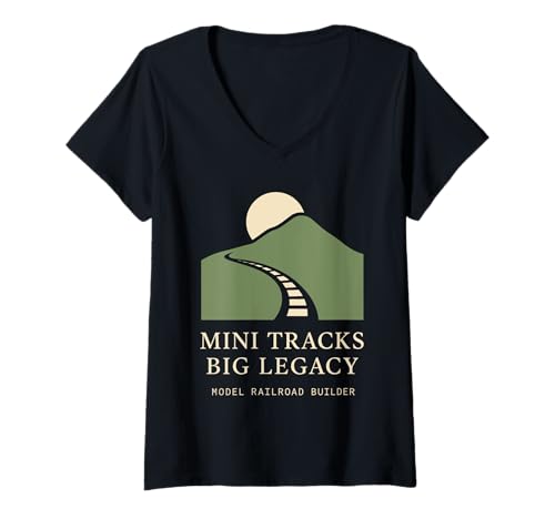 Damen Modelleisenbahn Opa Eisenbahn Hobby Dampflokomotive Layout Bauen T-Shirt mit V-Ausschnitt Damen Modelleisenbahn Opa Eisenbahn Hobby Dampflokomotive Layout Bauen T-Shirt mit V-Ausschnitt von HO Scale Railway Enthusiast Engineer Train Club