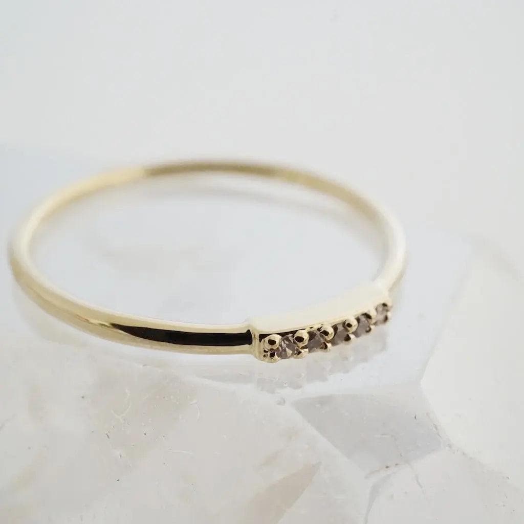 Mini Crystal Row Ring in Gold, Silber, Rosegold | Minimalist Schmuck Für Jeden Tag Honigkatze von HONEYCATus