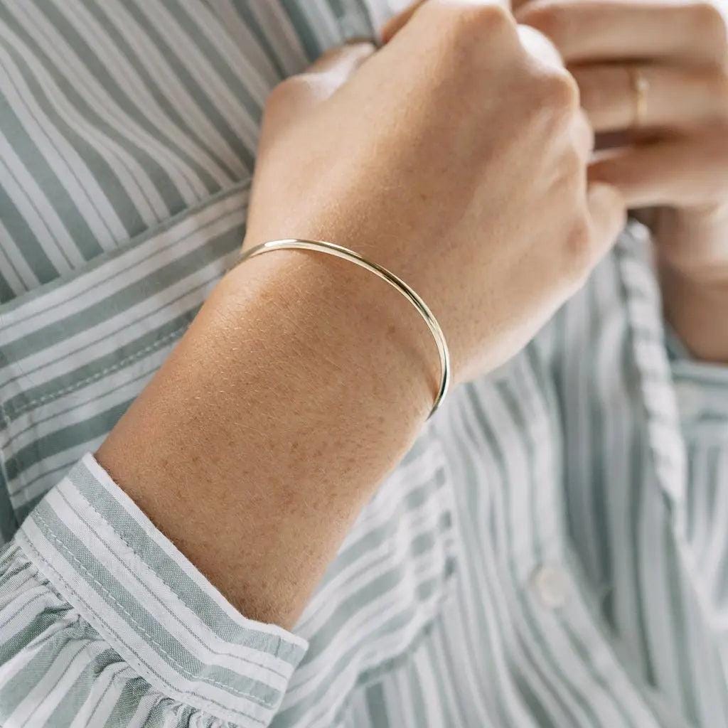 Theo Armreif in Gold, Silber, Rosegold | Minimalist Schmuck Für Jeden Tag Honigkatze von HONEYCATus