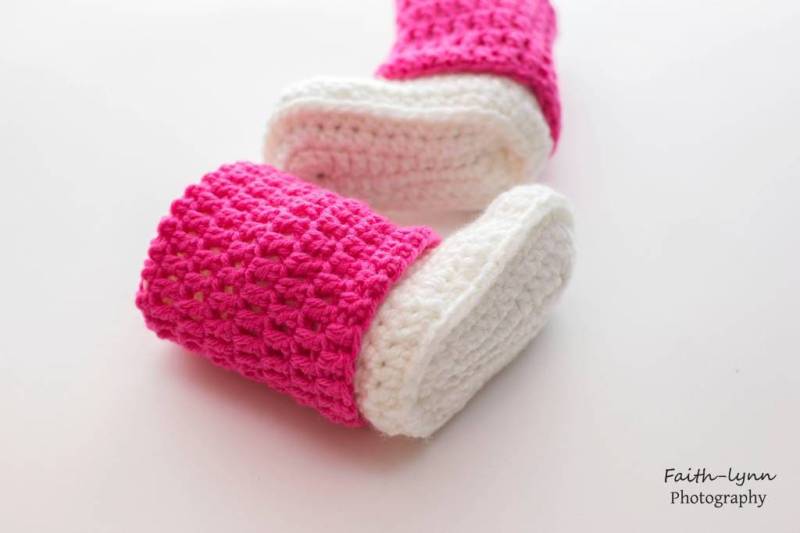 Babyschuhe, Baby-Mädchen-Geschenk-Ideen, Babyschuhe Für Mädchen, Baby, Baby-Dusche, Mädchen Baby Booties, Häkeln von HOOKEDonCrochetEMILY