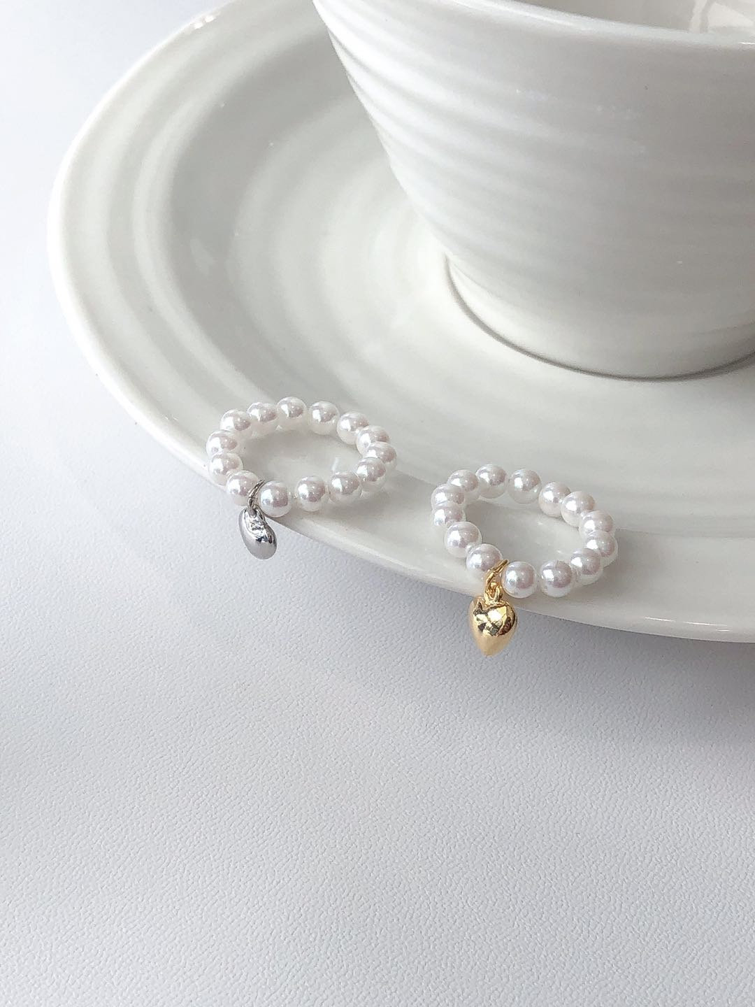 Süsswasserperlen Ringe. Damen Perlen Band Ring Mit Niedlichem Herz. Verstellbarer Modekettenring Für Frauen. Geschenk Sie Süsswasserperlen Ringe. Damen Perlen Band Ring Mit Niedlichem Herz. Verstellbarer Modekettenring Für Frauen. Geschenk Sie von HPlusJewelry