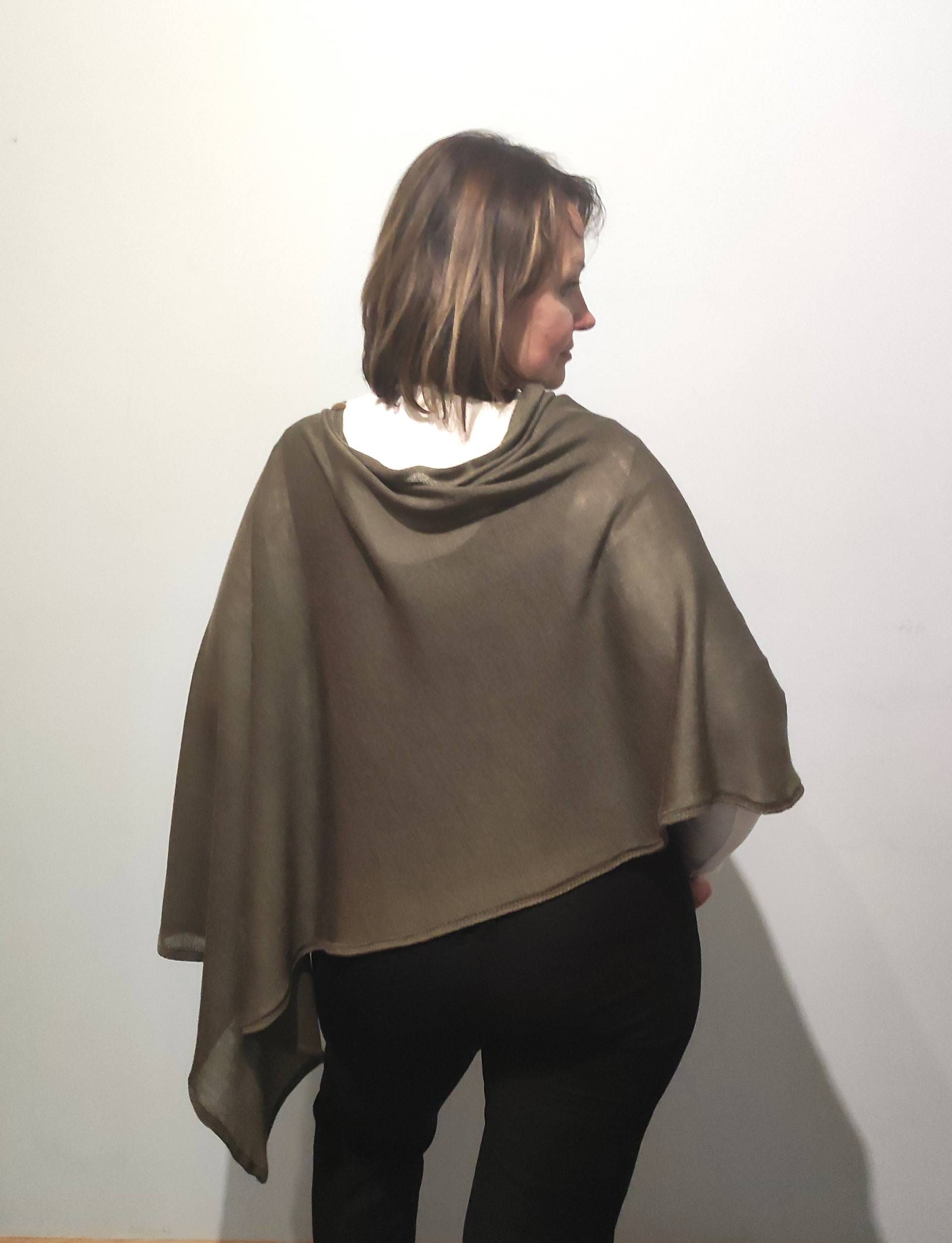 Grauer Schal-Poncho, Kaschmirwolle Schal, Poncho-Pullover, Handgefertigter Schal, Grauer Mantel, Strick Poncho, Dunkel Grauer Schal, Frauen von HPstoreLT