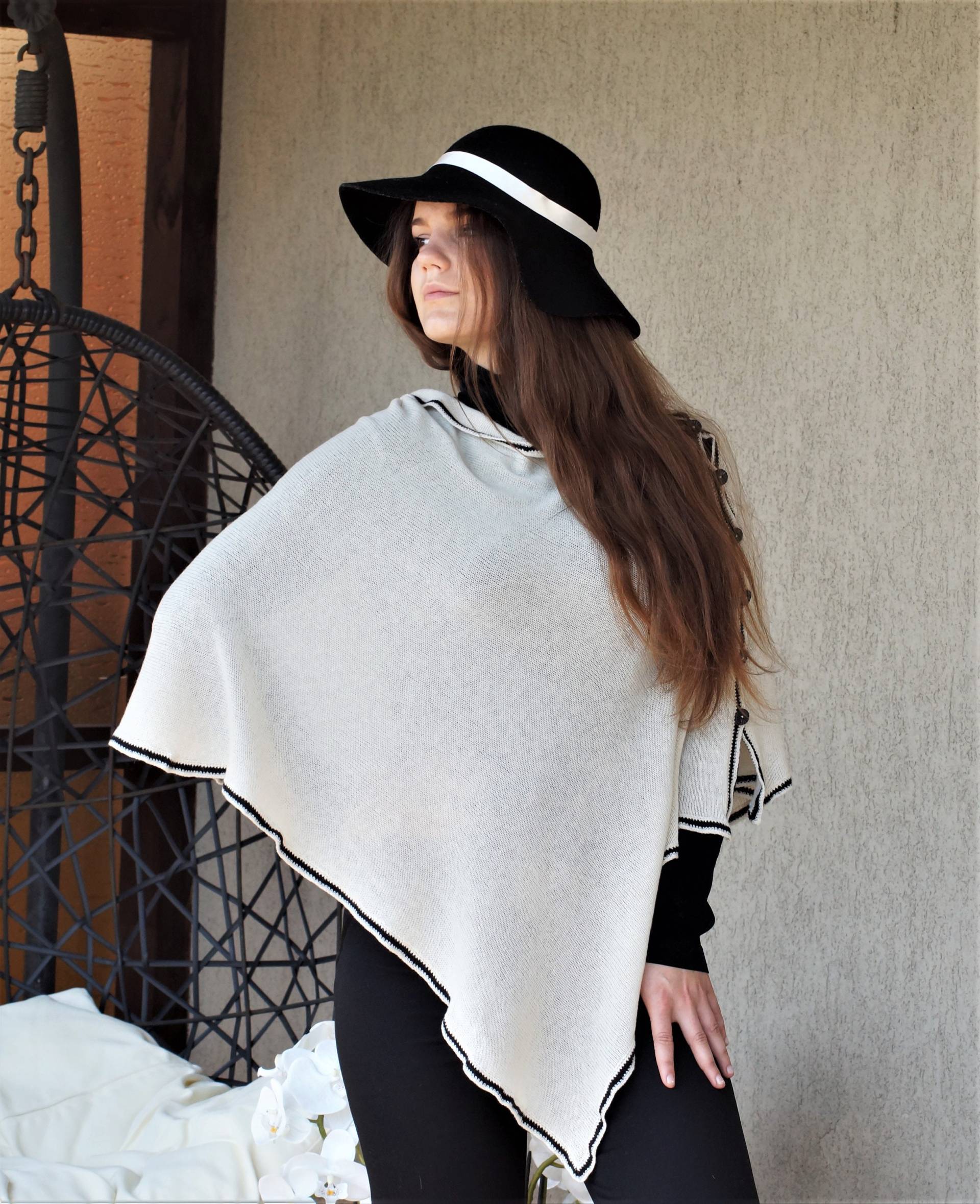 Off White Shawl-Poncho, Kaschmir Poncho, Weiß Wraps, Handgefertigter Schal, Weißer Mantel, Gestrickter Poncho, Frauen Accessoires, Wollmantel von HPstoreLT